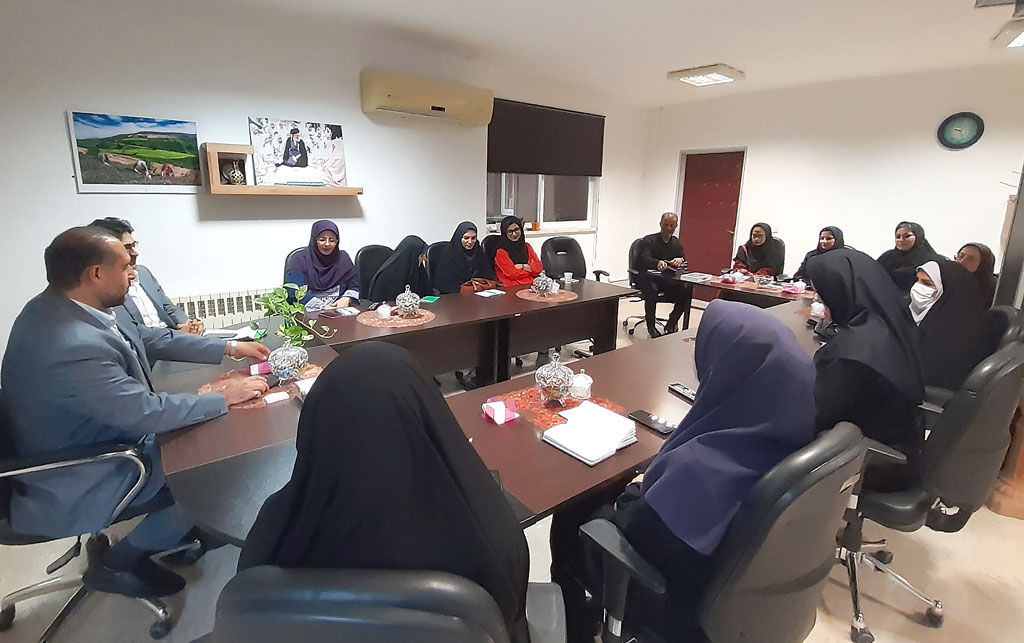 مربیان هنری نقش مهمی در شاداب سازی مراکز دارند