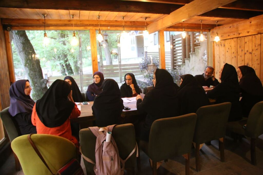 مربیان هنری نقش مهمی در شاداب سازی مراکز دارند