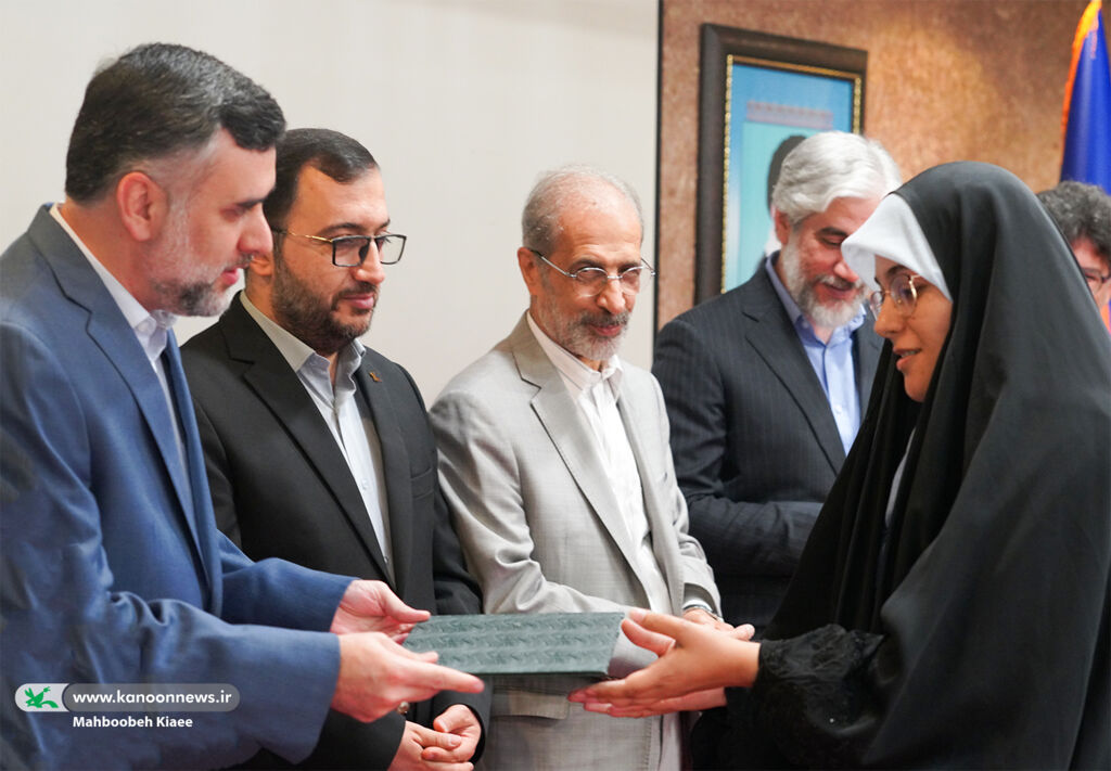 درخشش اعضا و مربیان کانون در نهمین جشنواره خاتم