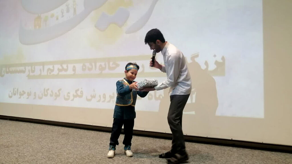 جشن زیر سقف خانه، همراهی سه نسل در کانون قم