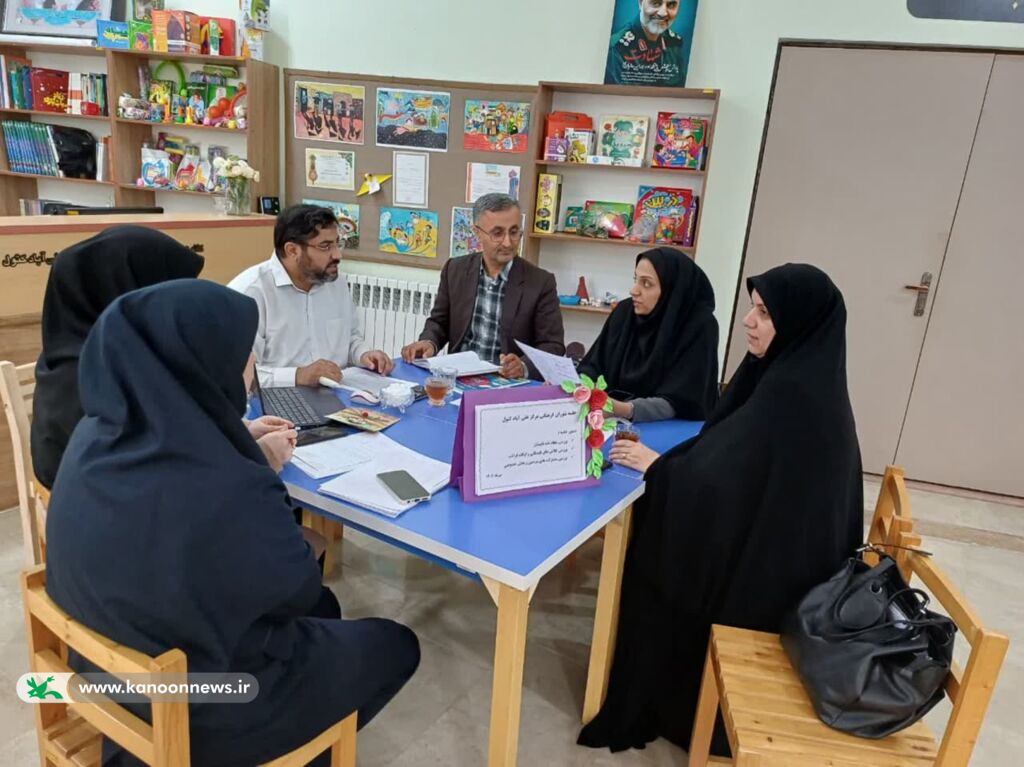 گفتوگوی مدیرکل کانون گلستان با اعضای نوجوان