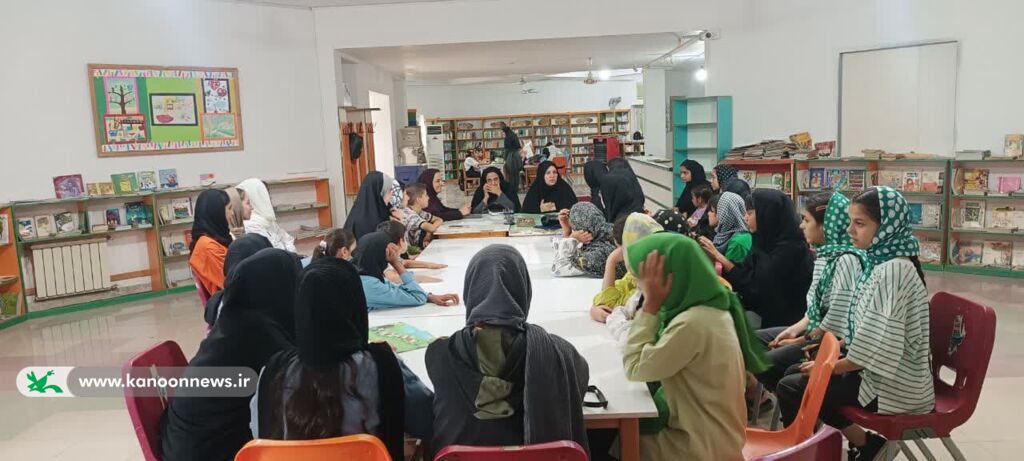 گفتوگوی مدیرکل کانون گلستان با اعضای نوجوان