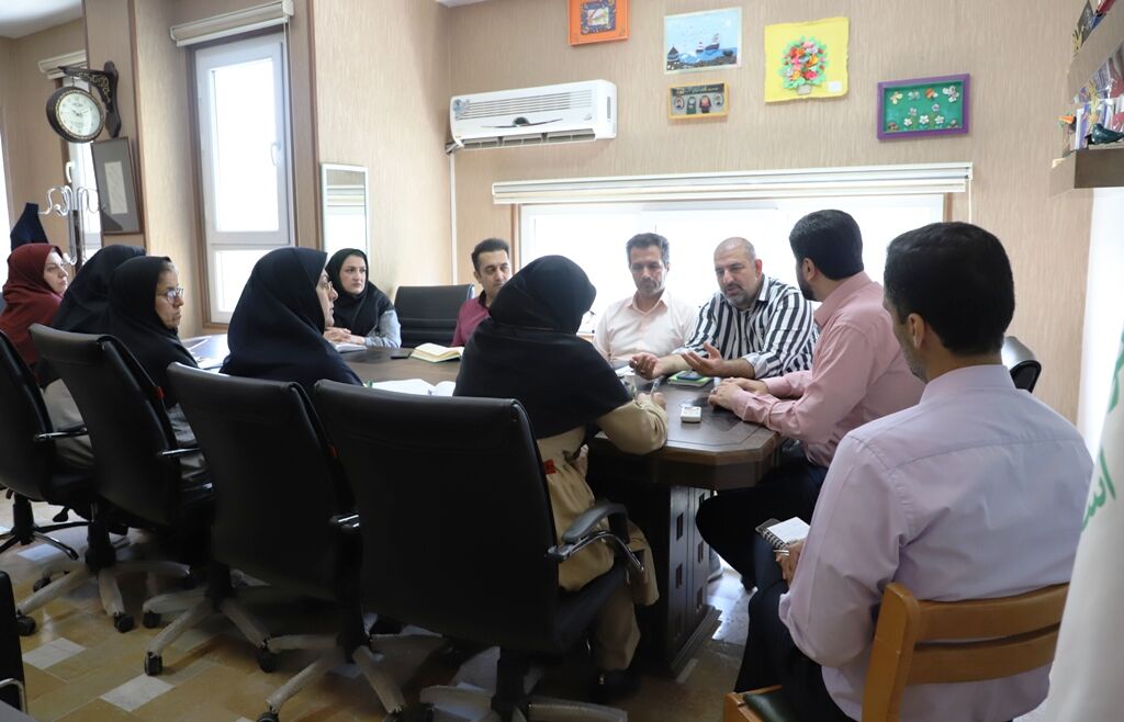 بررسی شیوه نامه توسعه و ترویج کتاب‌خوانی در شورای فرهنگی کانون استان قزوین