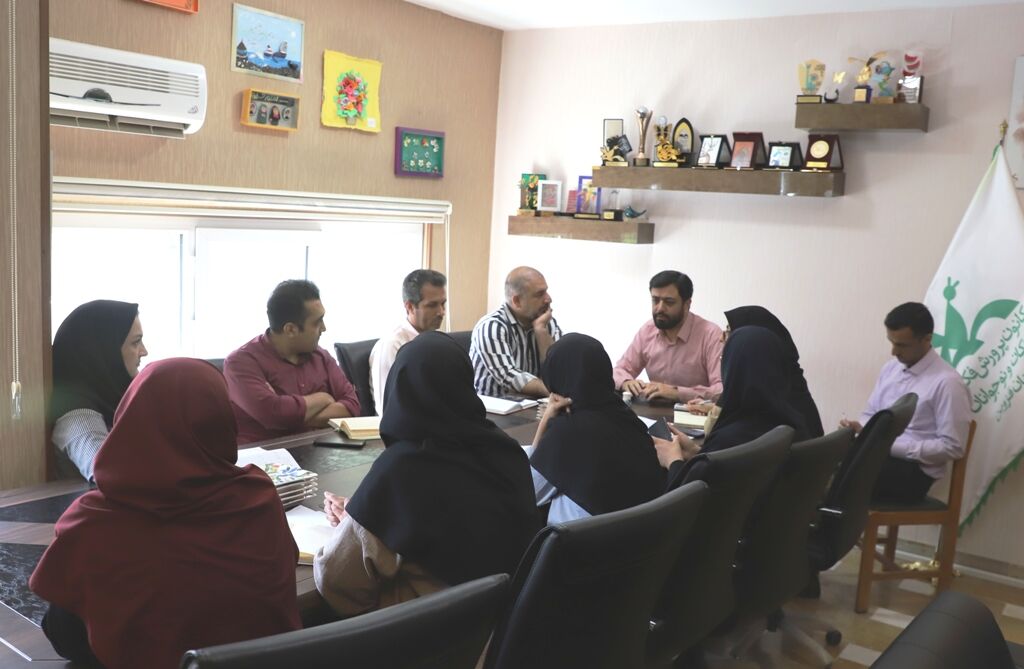 بررسی شیوه نامه توسعه و ترویج کتاب‌خوانی در شورای فرهنگی کانون استان قزوین
