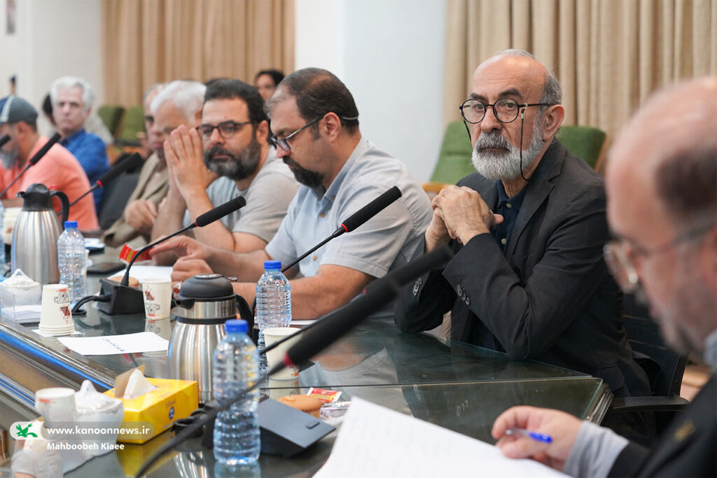 گفتوگوی صریح نوجوانان و اهالی فرهنگ با نمایندگان نامزدهای ریاست جمهوری