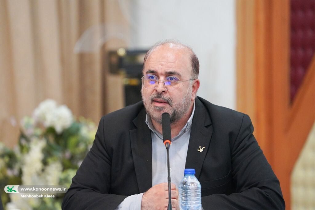 گفتوگوی صریح نوجوانان و اهالی فرهنگ با نمایندگان نامزدهای ریاست جمهوری