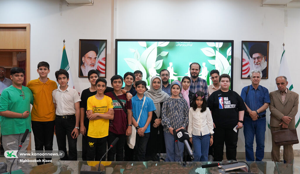 گفتوگوی صریح نوجوانان و اهالی فرهنگ با نمایندگان نامزدهای ریاست جمهوری