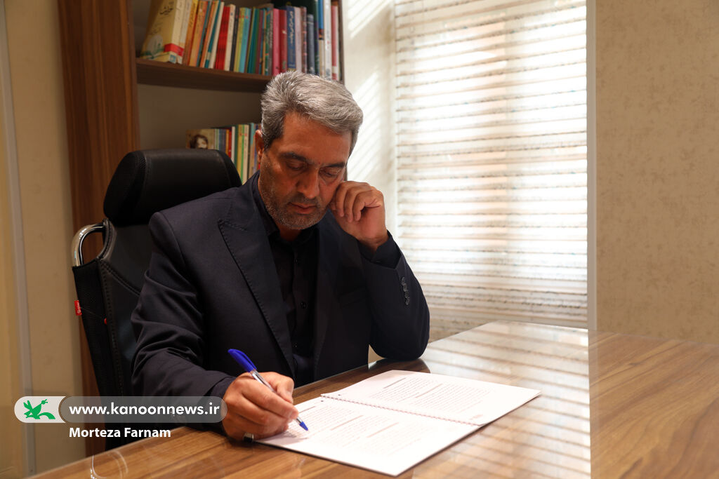 محمدرضا آخوندی خوبی، آیین و مرام آذر بود