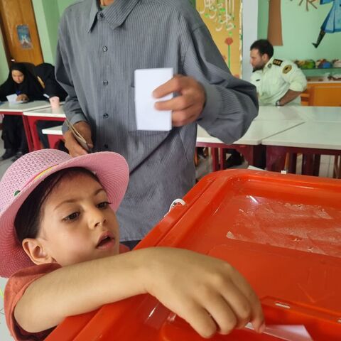 انتخابات در مراکز