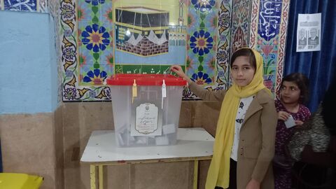 همراهی کودکان و نوجوانان کانون فارس در انتخابات 15 تیر