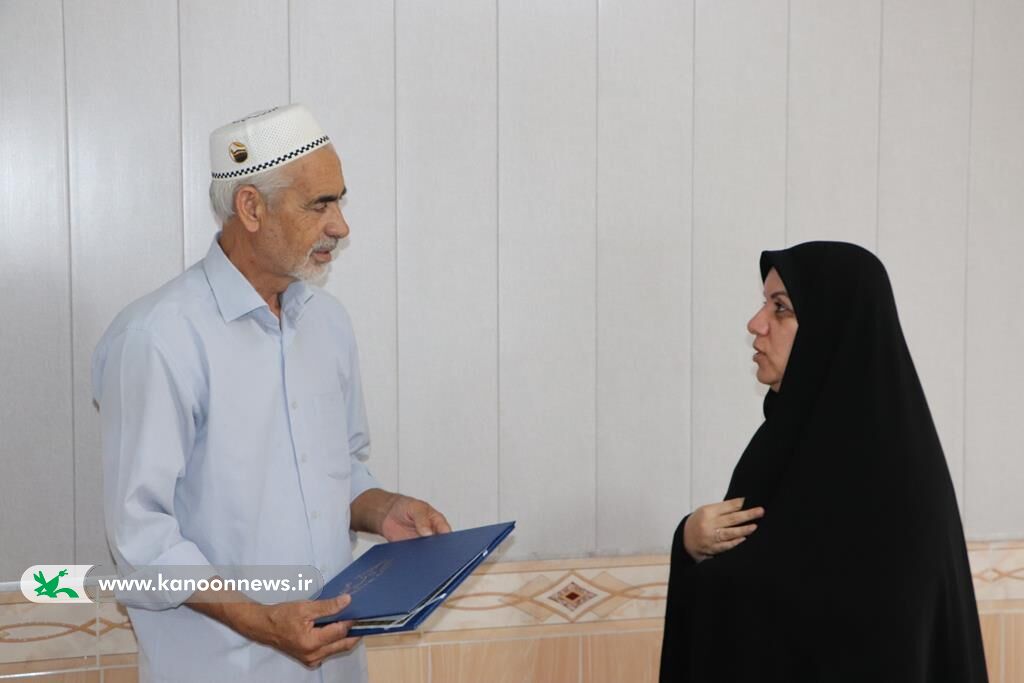 دیدار مدیرکل با مربی بازنشسته کانون