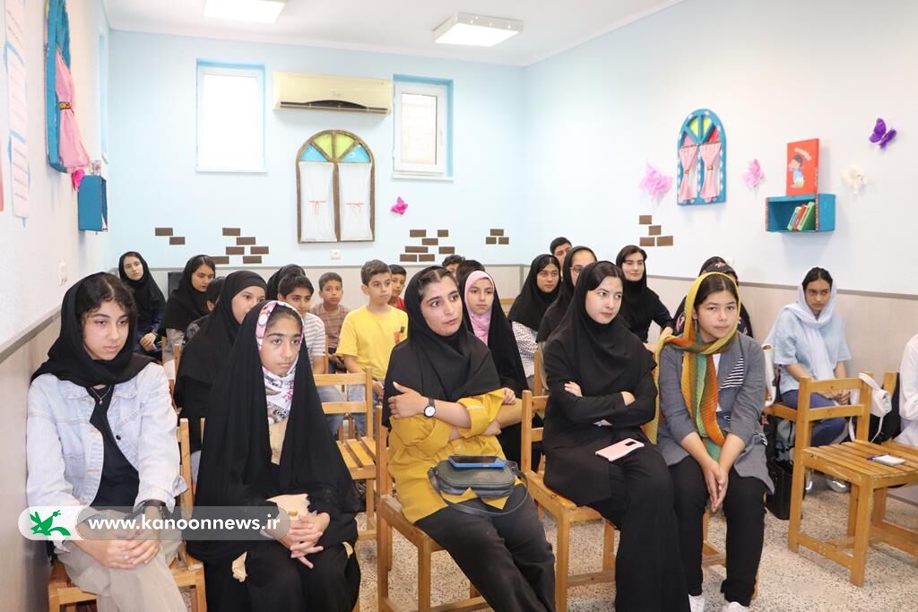 سی‌ویکمین جلسه انجمن نویسندگان نوجوان کانون گلستان