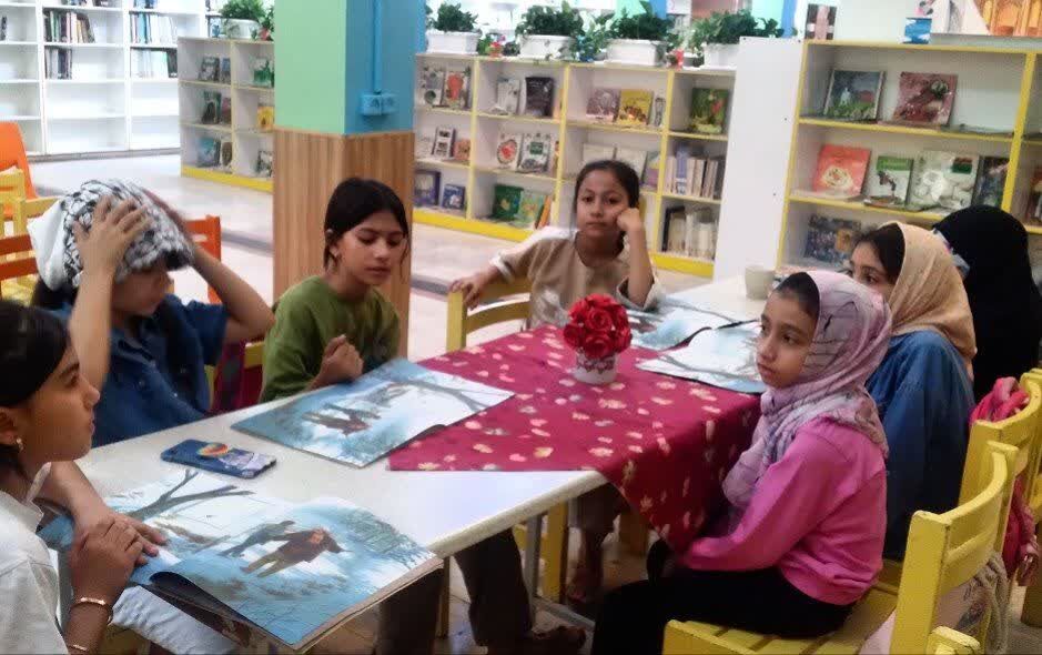 دو ویژه برنامه «قلم خلاق» و «ریشههای من» در کانون هشتگرد اجرا شد