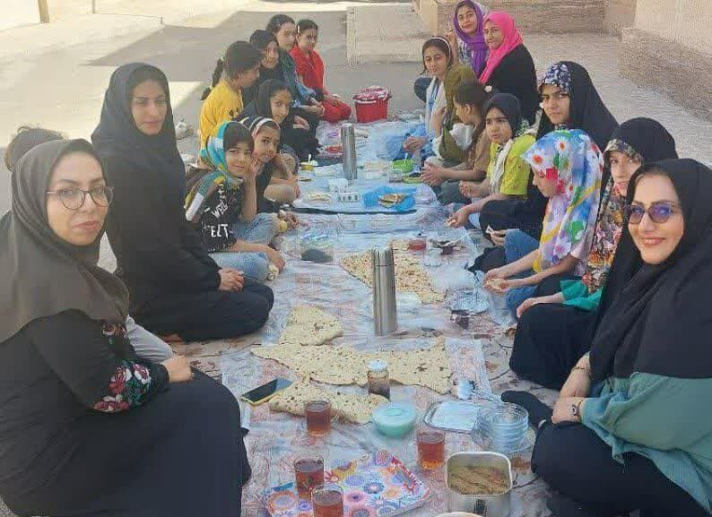 تکاپوی تیرماهی در مراکز فرهنگی و هنری کانون استان قزوین