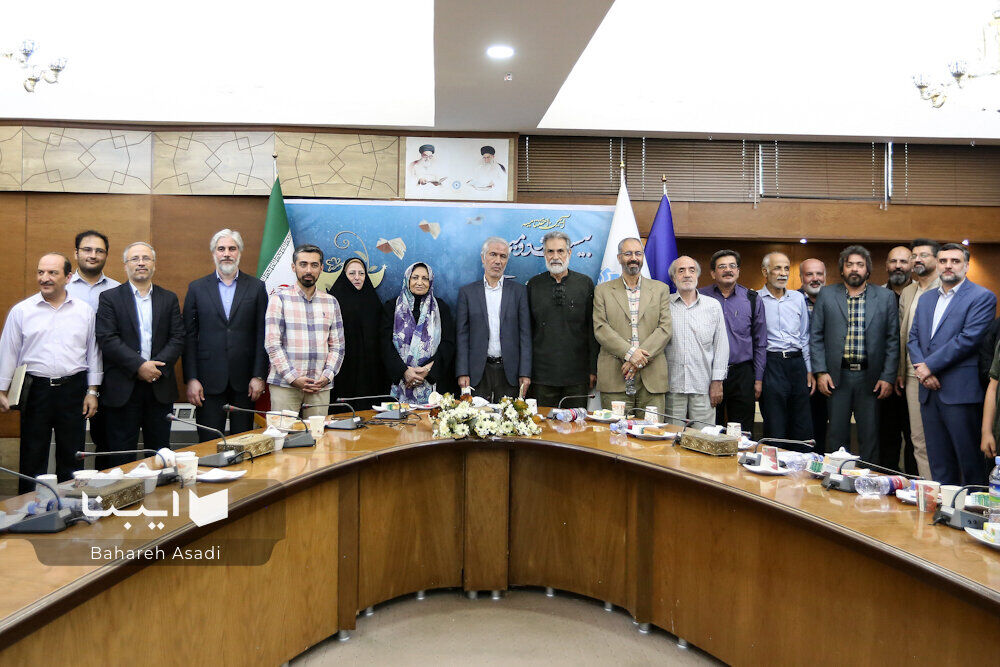 «بهار از کوچ برگشت» برگزیده جشنواره قلم زرین شد