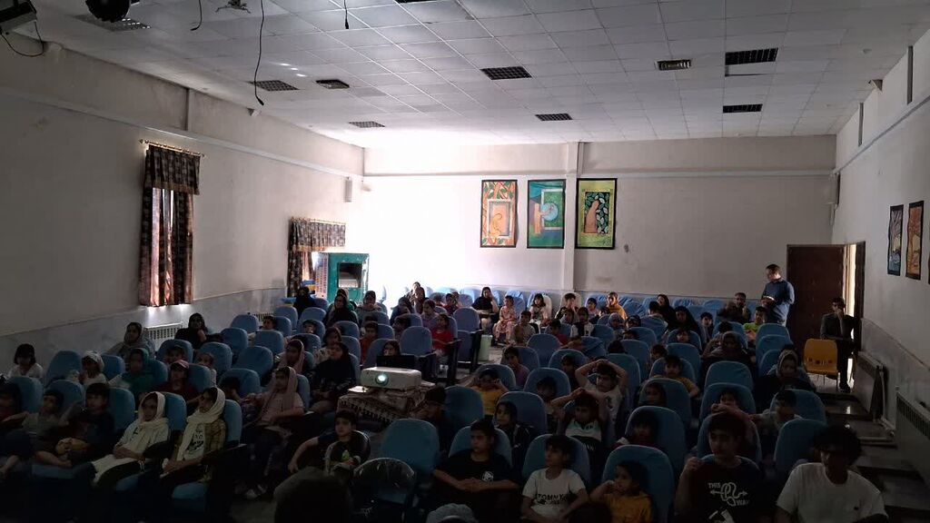 مسافری از گانورا در کنگاور