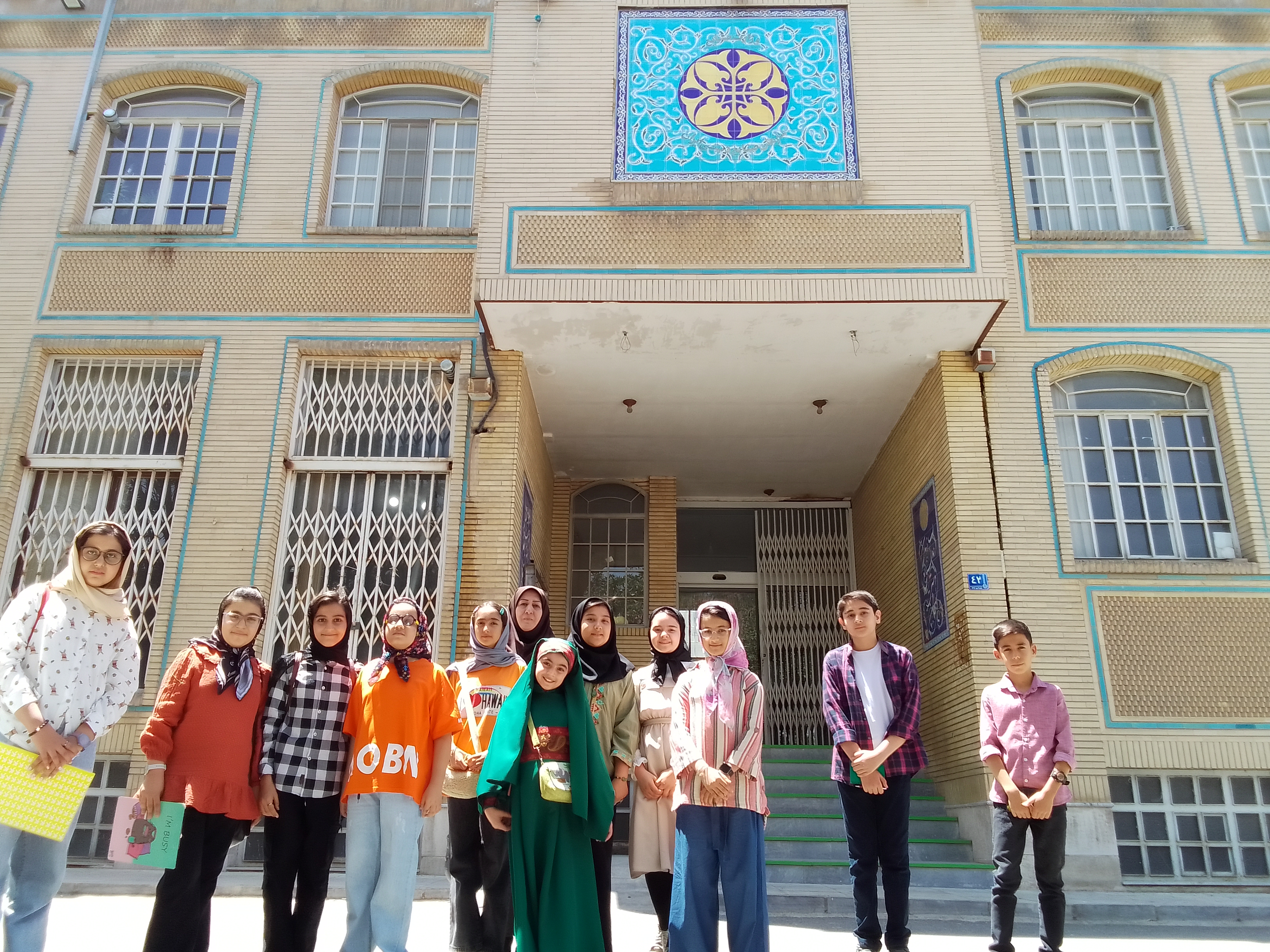 نشست اعضای پارلمان کودک کانون با مدیرکل میراثفرهنگی استان مرکزی