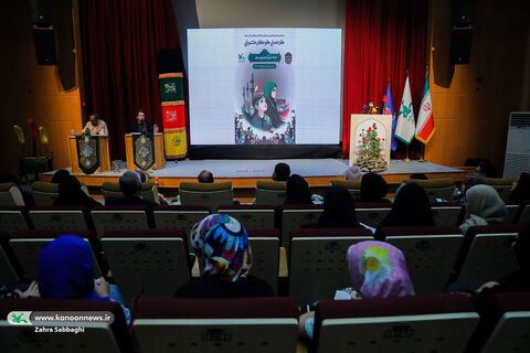برنامه شعرخوانی عاشورایی و رونمایی از کتاب «گل کم تحمل است» برگزار می‌شود