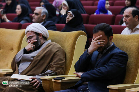 برنامه شعرخوانی عاشورایی و رونمایی از کتاب «گل کم تحمل است» برگزار می‌شود