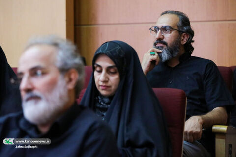 برنامه شعرخوانی عاشورایی و رونمایی از کتاب «گل کم تحمل است» برگزار می‌شود