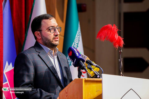 برنامه شعرخوانی عاشورایی و رونمایی از کتاب «گل کم تحمل است» برگزار می‌شود