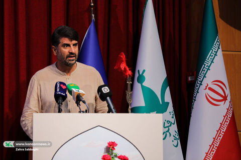 برنامه شعرخوانی عاشورایی و رونمایی از کتاب «گل کم تحمل است» برگزار می‌شود