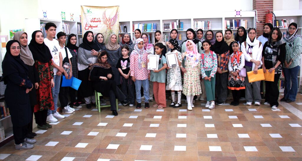 تجلیل از برگزیدگان مهرواره هنری، ادبی «بهار سرزمین من» در البرز
