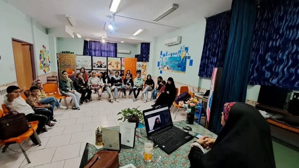 سی و یکمین انجمن شاعران نوجوان سروناز در کانون فارس