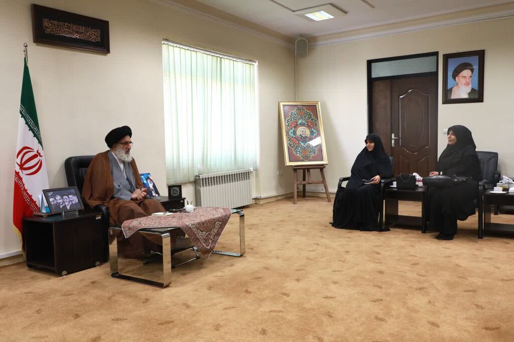 دیدار مدیرکل کانون البرز و امام جمعه کرج 
