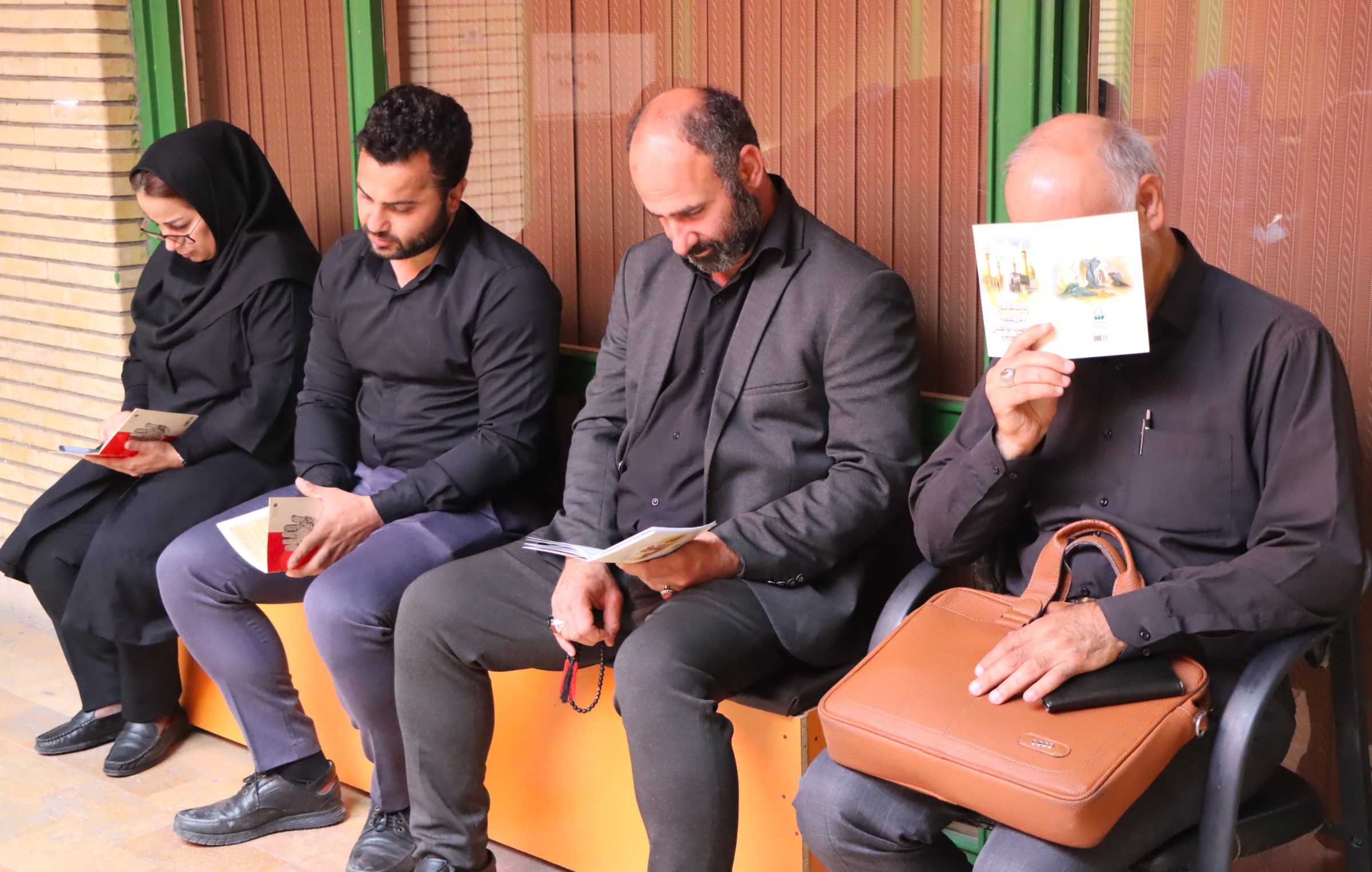 برگزاری مراسم قرائت زیارت عاشورا در اداره کل کانون استان تهران