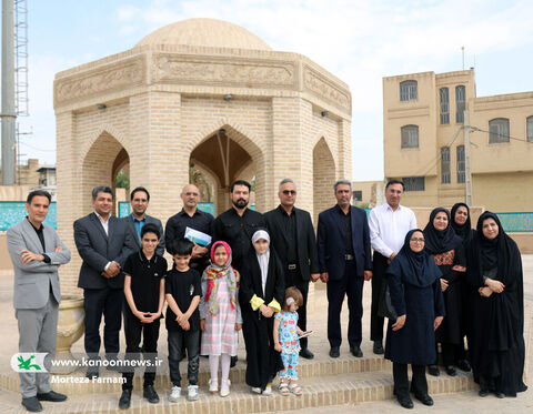 ادای احترام به آذریزدی