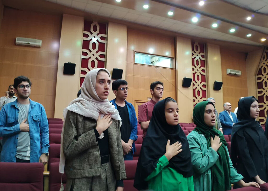 نشست شاعران عاشورایی - اعضای قم حضور اعضای فعال ادبی کانون قم در جمع شاعران عاشورایی