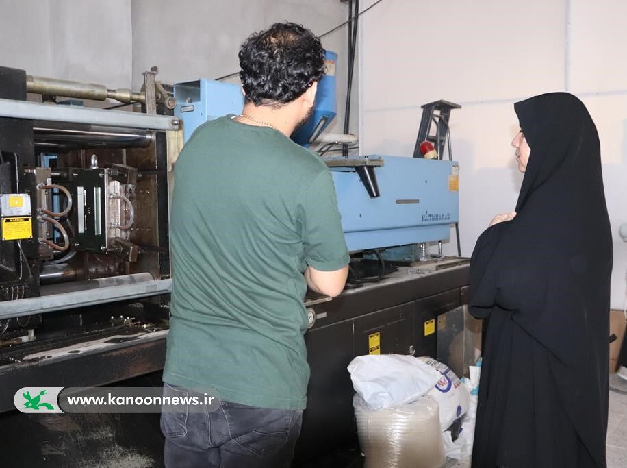 بازدید مدیرکل کانون از کارگاه تولید پکیجهای آموزش رباتیک روبویونیک