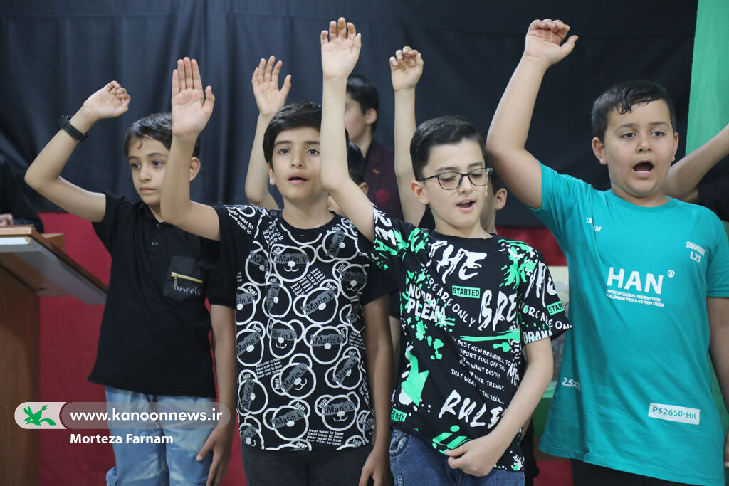 گردهمایی کودکان عاشورایی گردهمایی کودکان عاشورایی با شعار "به یاد حسین تابستونتو بساز" برگزار شد