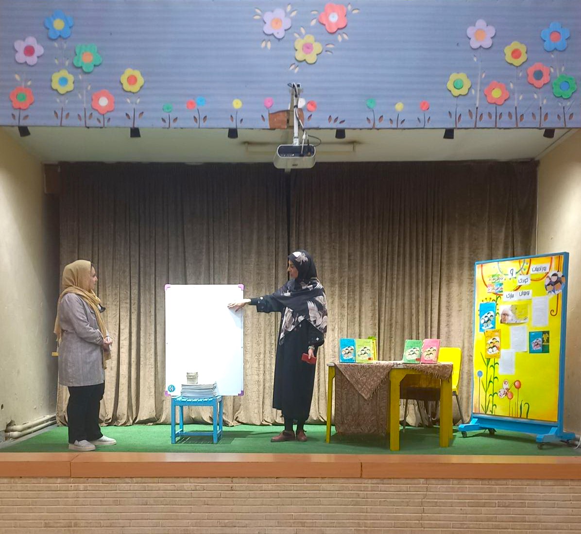 برگزاری ویژه برنامه «روزآشتی با کتابهای کهن» در مرکز شماره ۳۸ کانون تهران