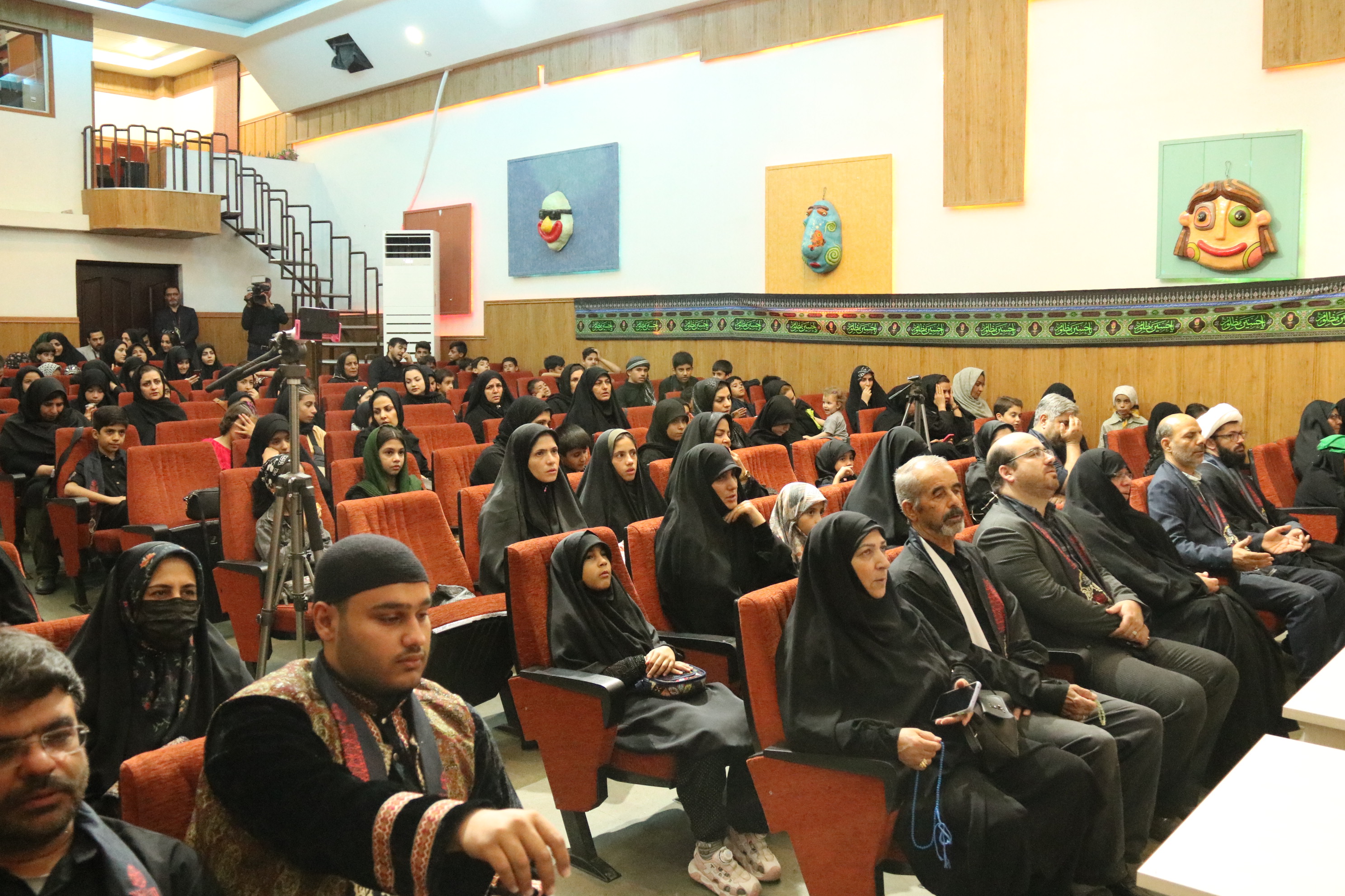 گردهمایی کودکان عاشورایی در اراک برگزار شد