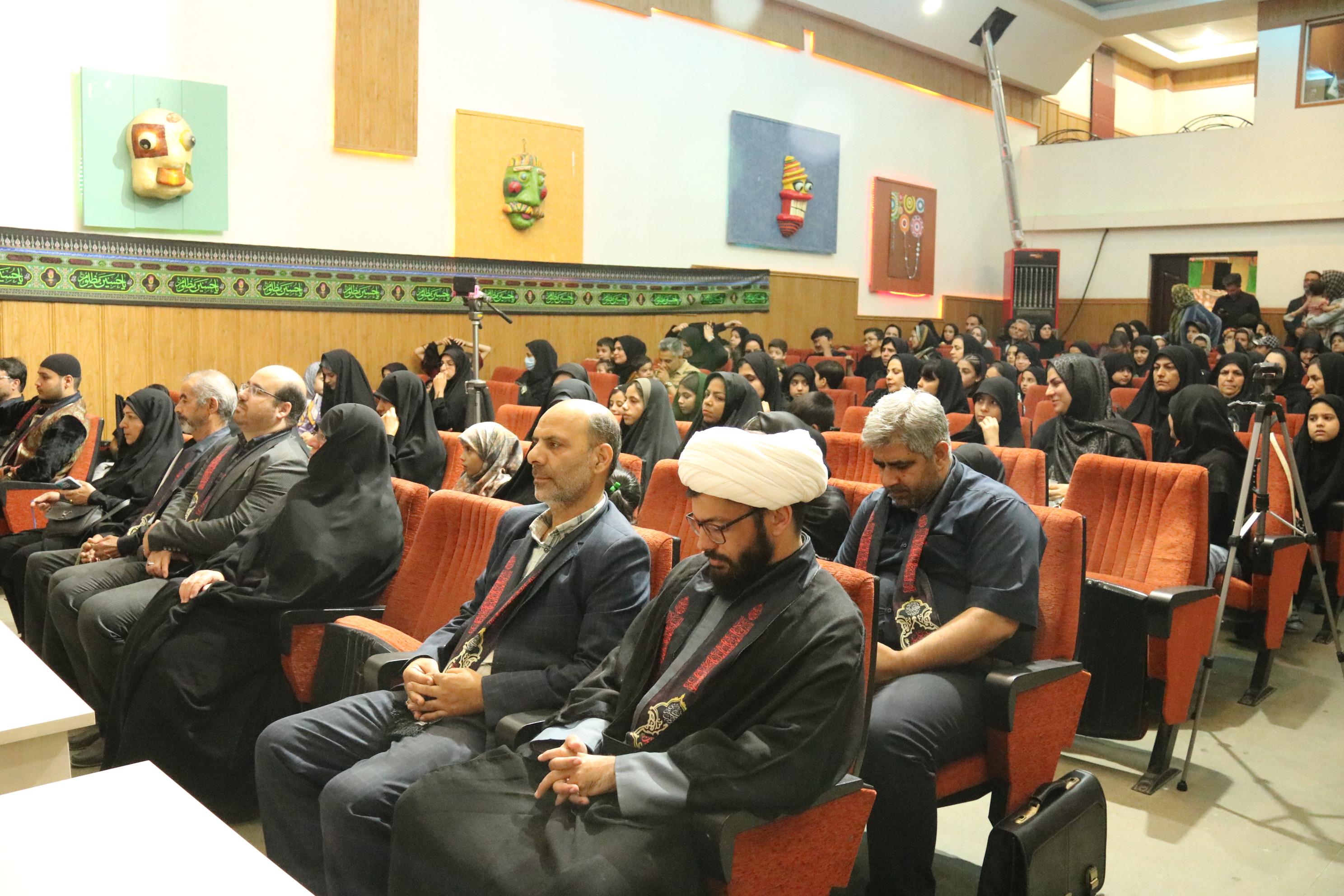 گردهمایی کودکان عاشورایی در اراک برگزار شد