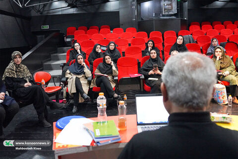 برگزاری نشست کارشناسان هنری کانون در مرکز تئاتر