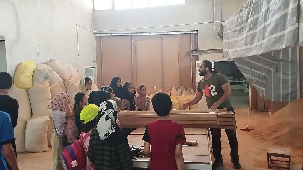 برگزاری اردوی علمی "یک روز به یادماندنی" در مرکز 2 همدان