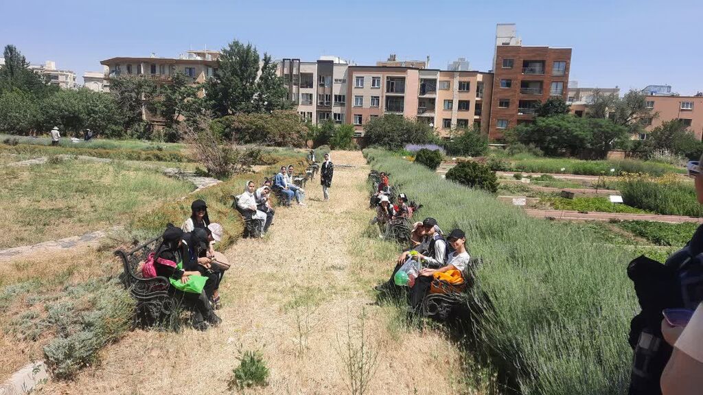 برگزاری اردوی علمی "یک روز به یادماندنی" در مرکز 2 همدان