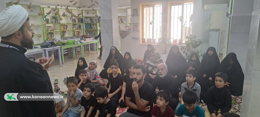 اقامه نماز جماعت در مرکز دو مشهد