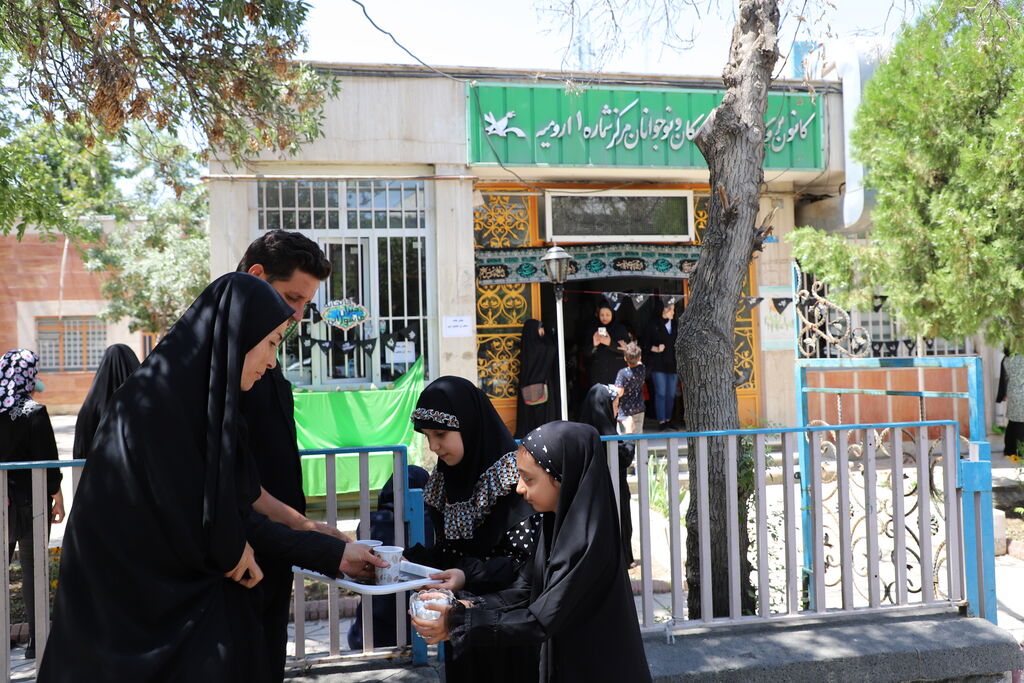 چایخانه ی دختران عاشورایی به یاد حضرت رقیه (س) در مرکز شماره ۱ ارومیه