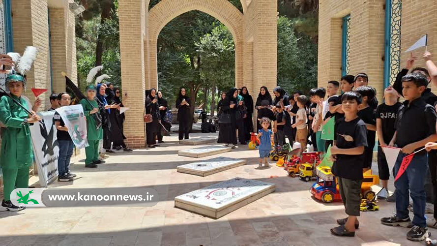 کاروان خودرویی اردکان کاروان خودروهای اسباببازی سیاهپوش در اردکان برگزار شد