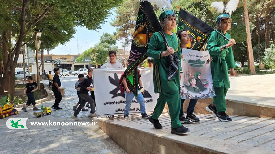 کاروان خودروهای اسباببازی سیاهپوش در اردکان برگزار شد