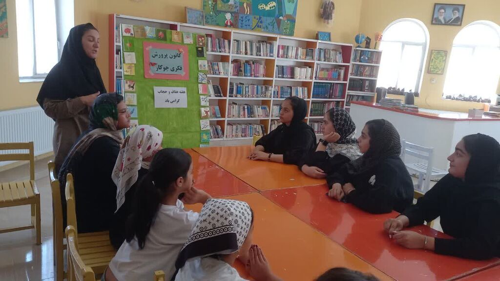 برگزاری ویژه برنامههای روز ملی عفاف و حجاب در مراکز کانون همدان