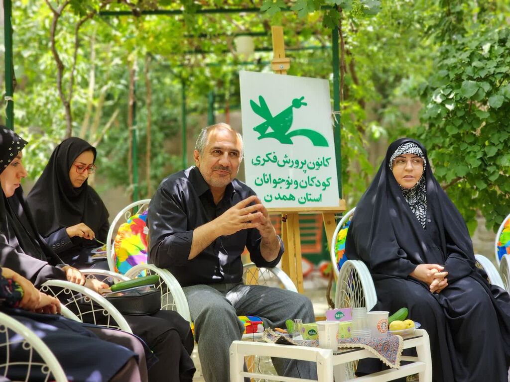 کارگاه خاطرهگزینی با حکیمه دباغ برگزار شد