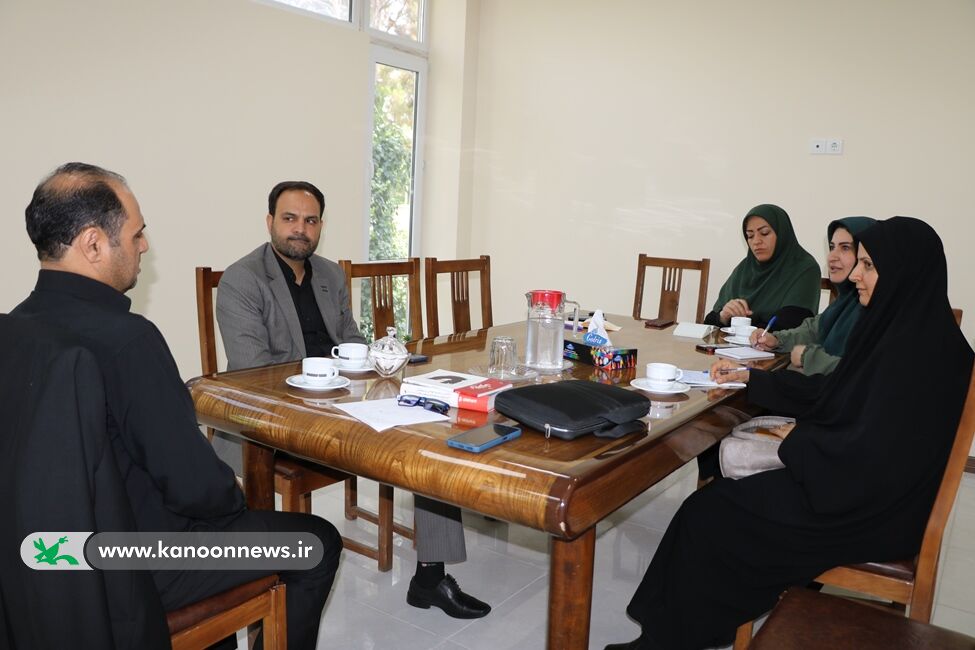 رئیس سازمان بسیج دانش‌آموزی با مدیرکل کانون کرمان دیدار کرد