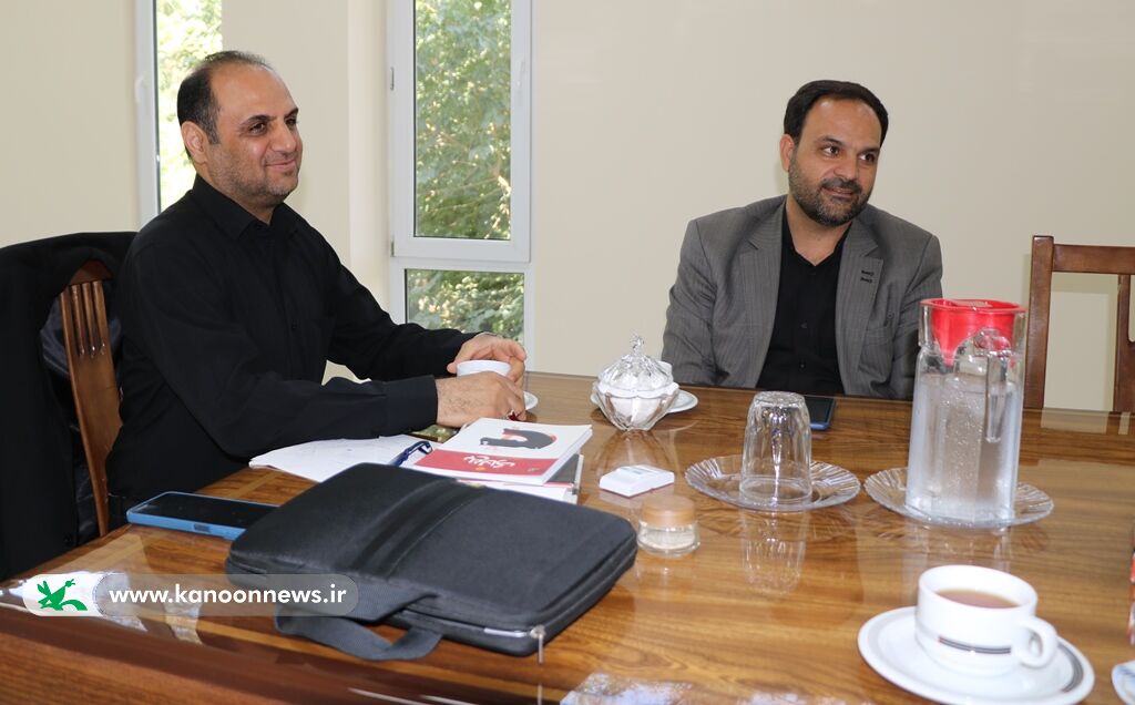 رئیس سازمان بسیج دانشآموزی با مدیرکل کانون کرمان دیدار کرد رئیس سازمان بسیج دانشآموزی با مدیرکل کانون کرمان دیدار کرد