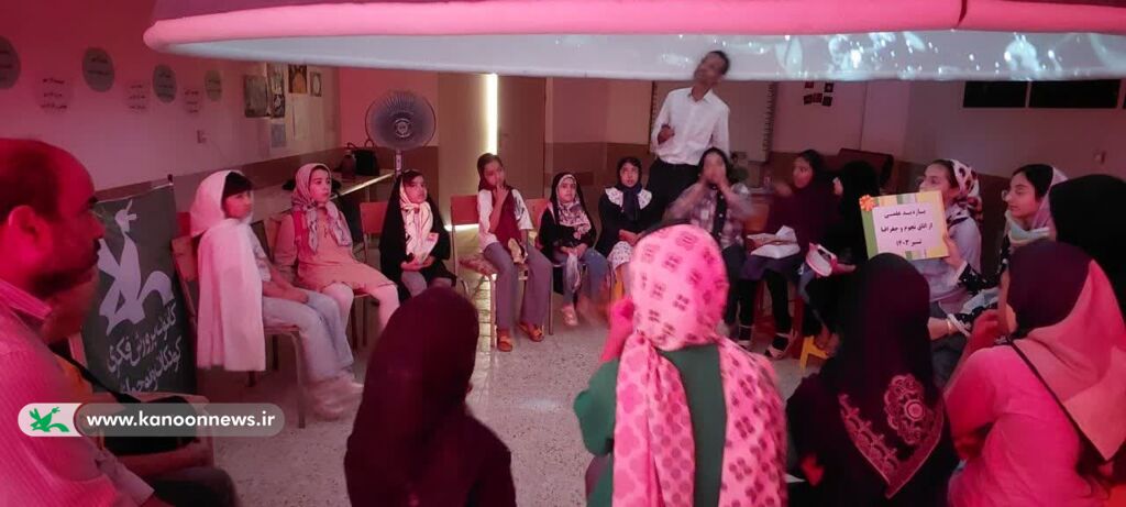 آشنایی اعضای کانون رامیان با علم زمینشناسی آشنایی اعضای کانون رامیان با علم زمینشناسی