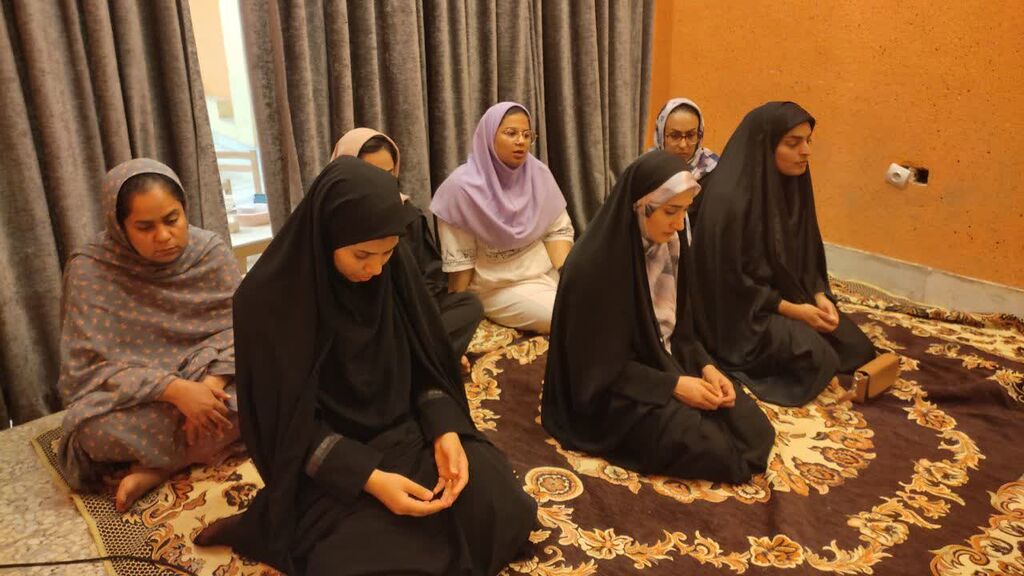 کارگاه پخت نذورات عاشورایی ویژه والدین در مرکز فرهنگی هنری کوی پلیس